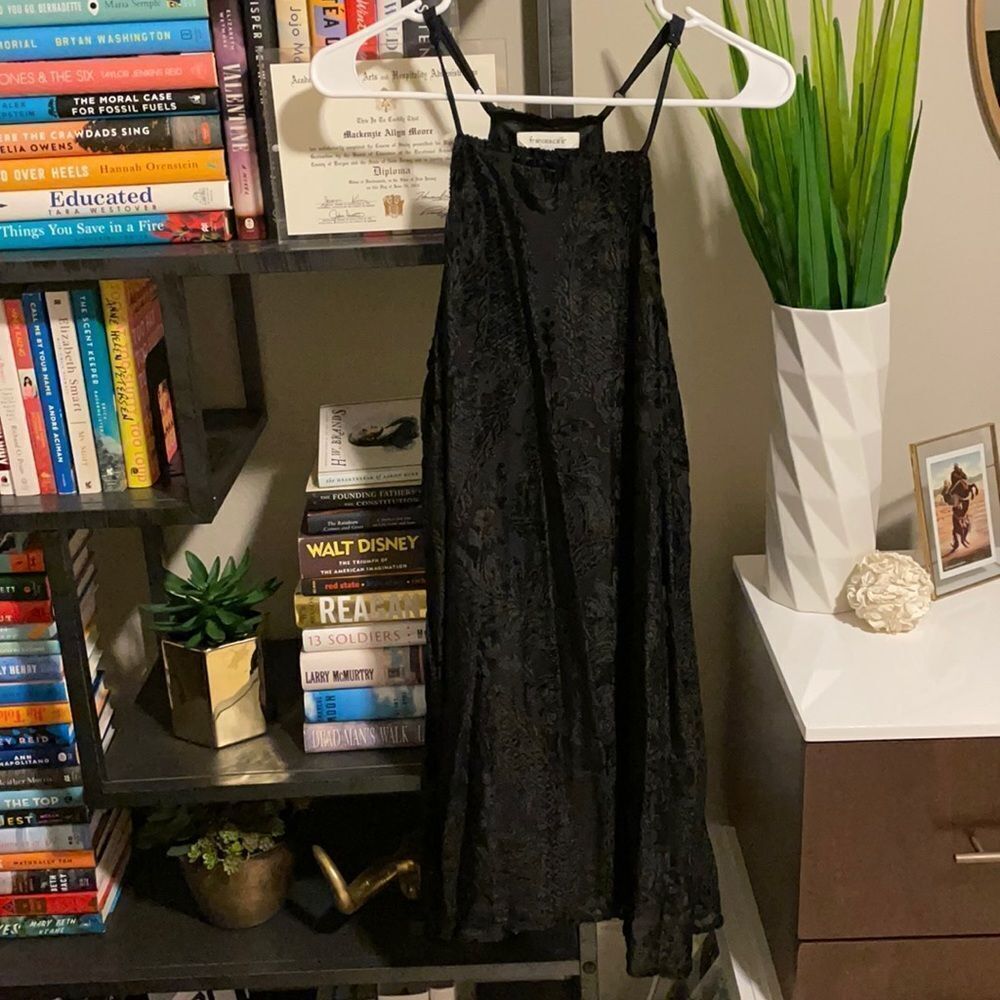 NWOT Francesca’s Halter Dress